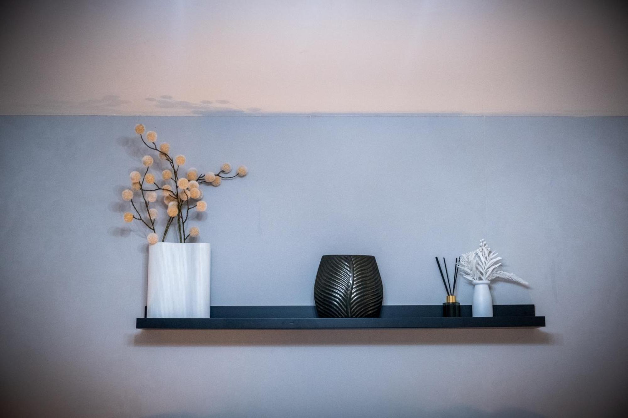 Chic Urban Haven - Luxurious City 2-bedroom Retreat With Top Amenities - Sleeps 6