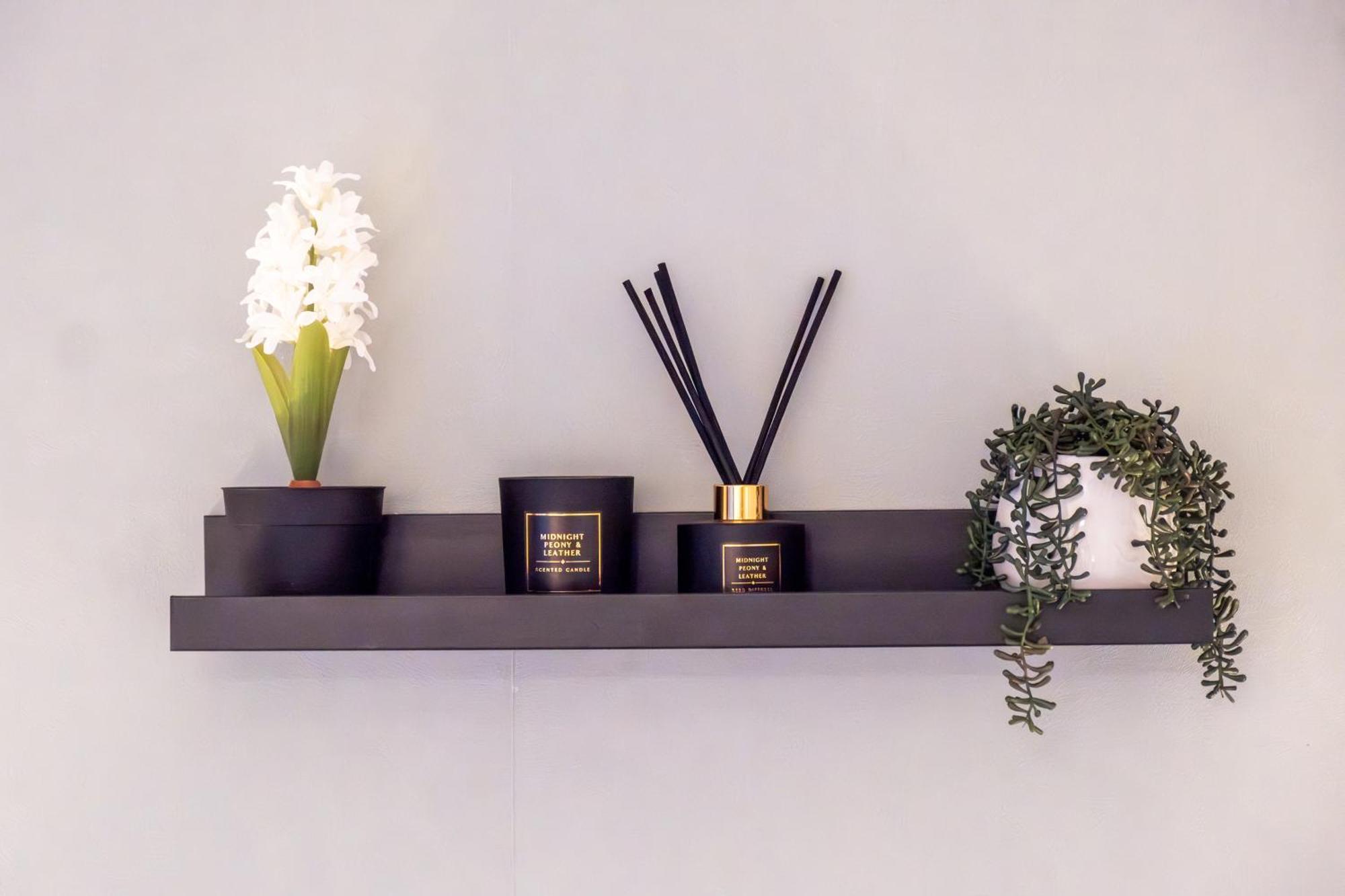 Chic Urban Haven - Luxurious City 2-bedroom Retreat With Top Amenities - Sleeps 6 Apartment *